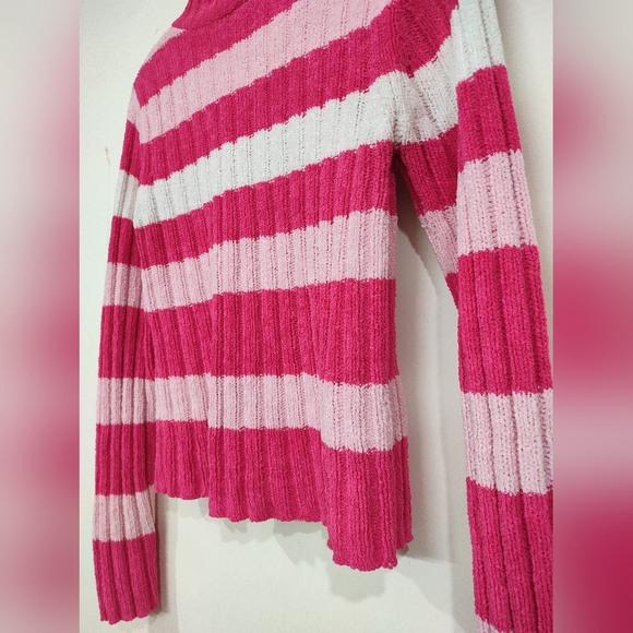 Pink Cozy Top 💗 - Picture 2 of 13